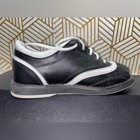 Elite Bowling Shoes Womens Size 8.5 Black White - Picture 6 of 12